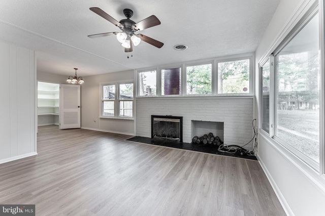 13709 MARBURY LN, Woodbridge, VA 22191