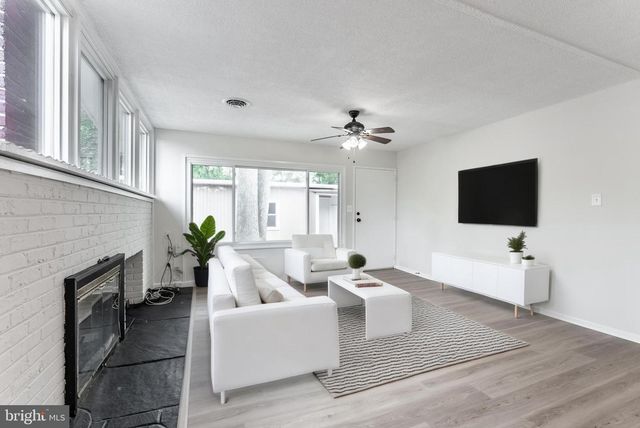 13709 MARBURY LN, Woodbridge, VA 22191
