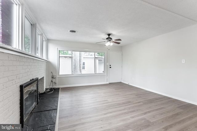 13709 MARBURY LN, Woodbridge, VA 22191