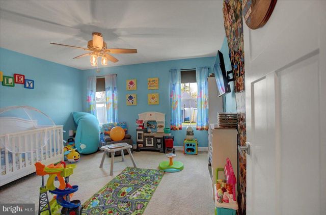 28 BOOTHBAY DR, Martinsburg, WV 25403