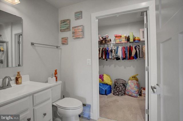 28 BOOTHBAY DR, Martinsburg, WV 25403