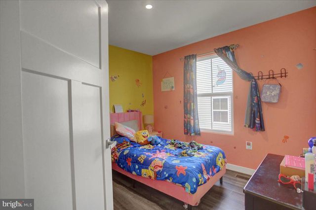 28 BOOTHBAY DR, Martinsburg, WV 25403