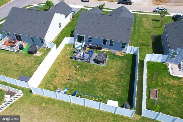 28 BOOTHBAY DR, Martinsburg, WV 25403