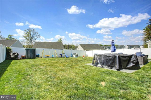 28 BOOTHBAY DR, Martinsburg, WV 25403