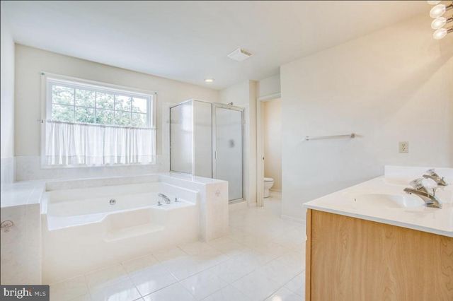 24 BUSH HILL CT, Fredericksburg, VA 22405
