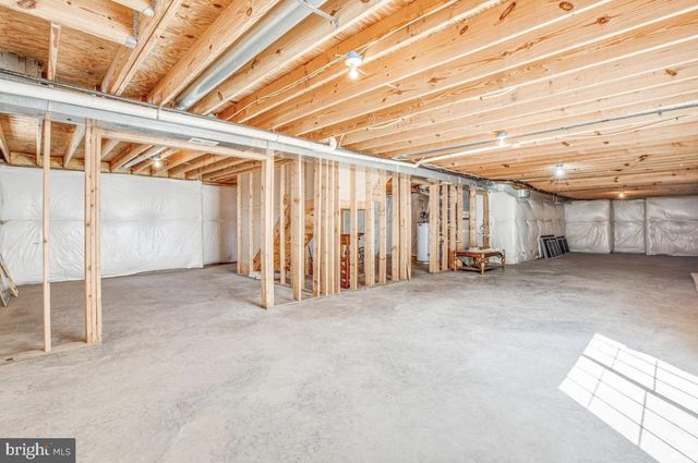 24 BUSH HILL CT, Fredericksburg, VA 22405