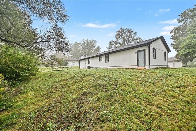 102 O E Avenue, Excelsior Springs, MO 64024