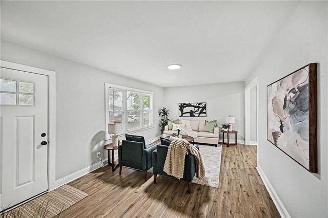 102 O E Avenue, Excelsior Springs, MO 64024