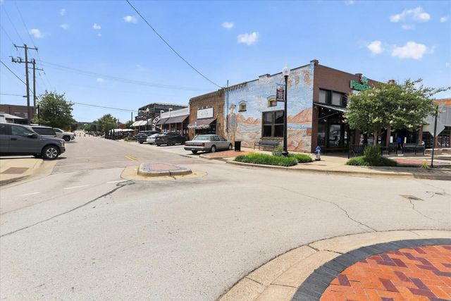 505 Heritage Trail, Burleson, TX 76028