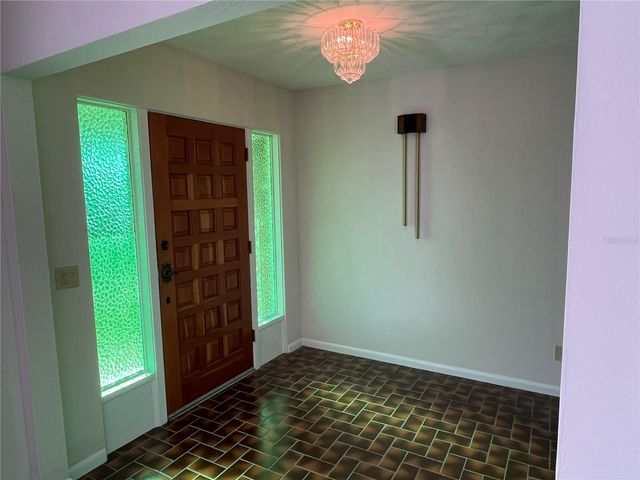 520 8TH STREET S, Dundee, FL 33838