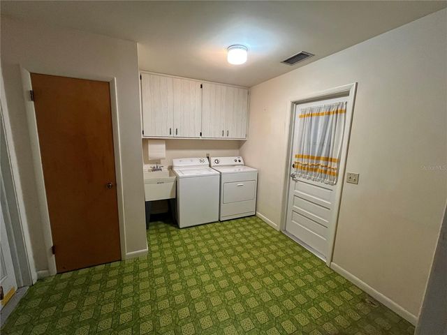 520 8TH STREET S, Dundee, FL 33838