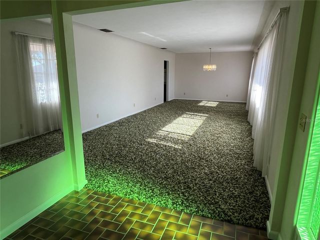 520 8TH STREET S, Dundee, FL 33838