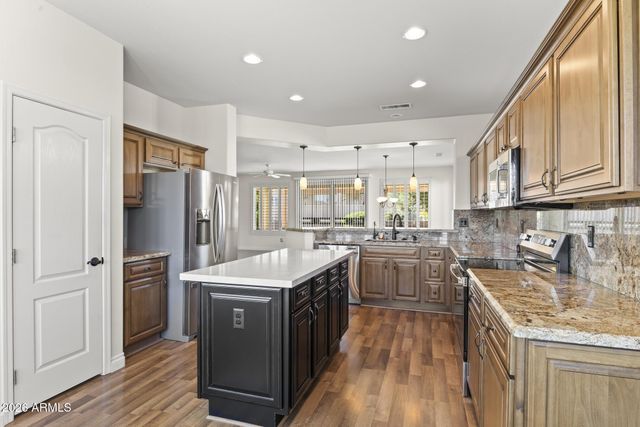 15142 W WATERFORD Drive, Surprise, AZ 85374