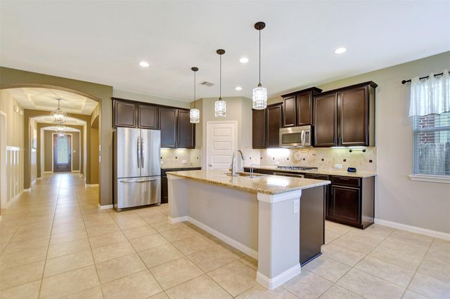18226 Russett Green Drive, Tomball, TX 77377