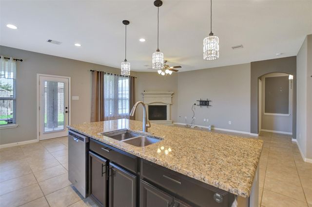 18226 Russett Green Drive, Tomball, TX 77377