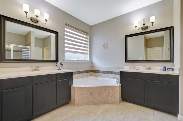 18226 Russett Green Drive, Tomball, TX 77377