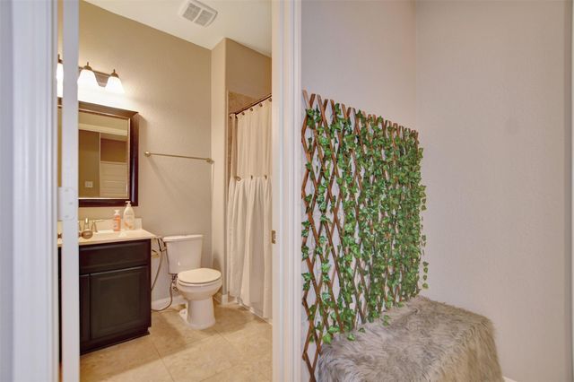 18226 Russett Green Drive, Tomball, TX 77377