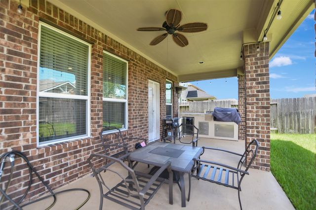 18226 Russett Green Drive, Tomball, TX 77377
