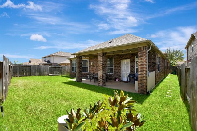 18226 Russett Green Drive, Tomball, TX 77377