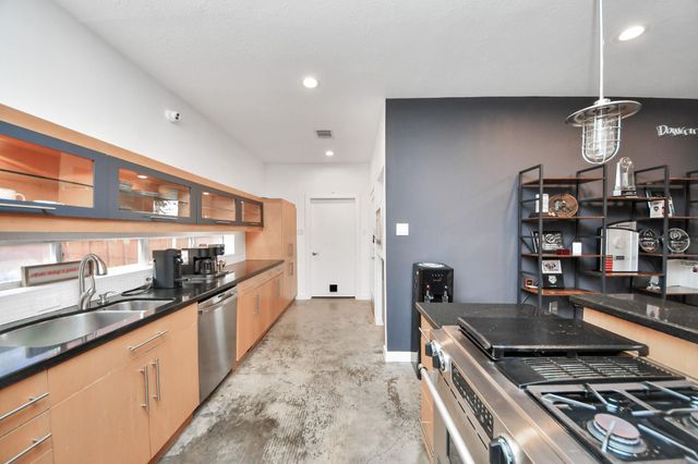 1411 Edwards Street, Houston, TX 77007