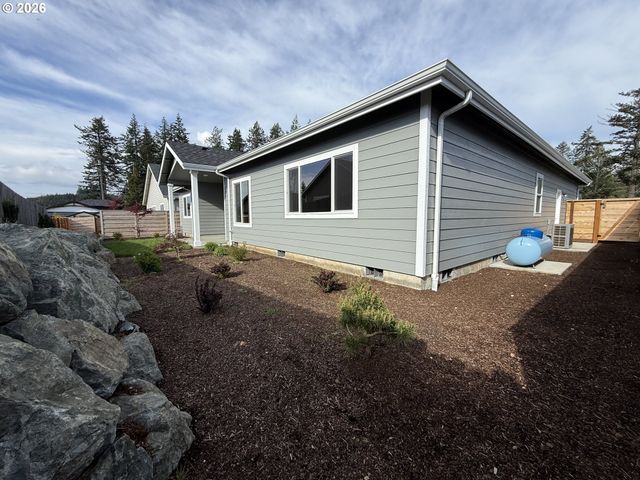1236 LIGHTHOUSE Ln, Brookings, OR 97415