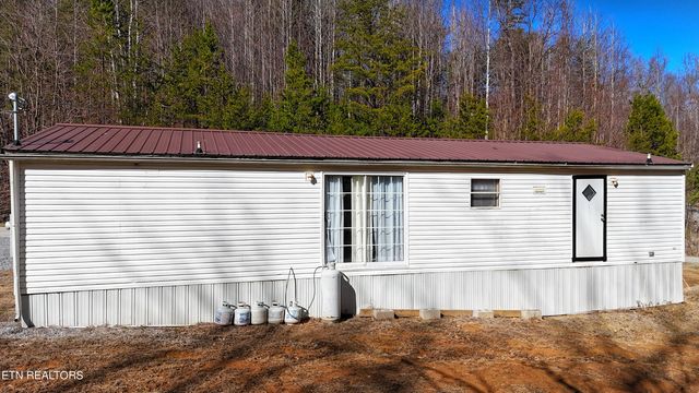 1290 Bluets Road, Newport, TN 37821