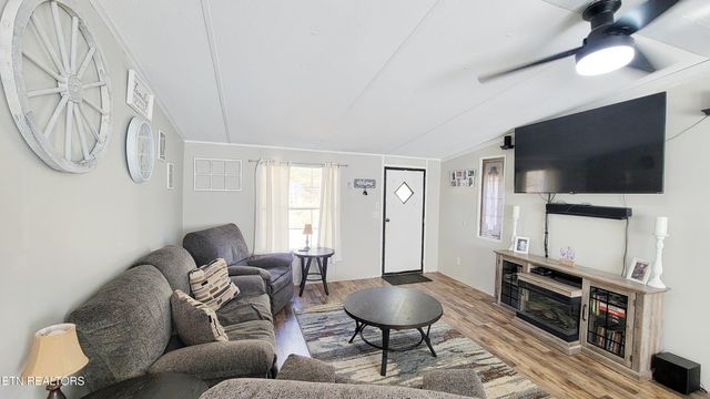 1290 Bluets Road, Newport, TN 37821