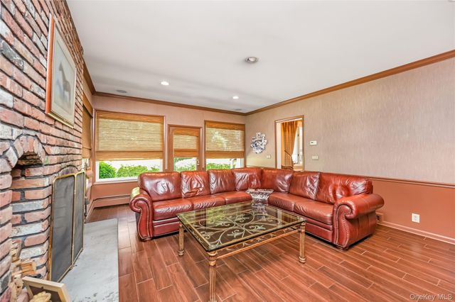 122 Woodmere Boulevard S, Woodsburgh, NY 11598