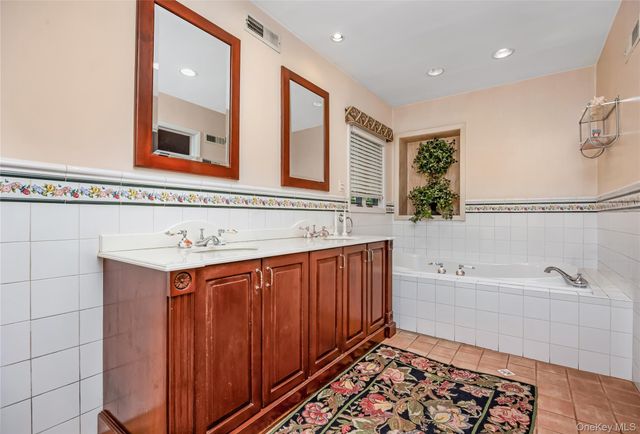122 Woodmere Boulevard S, Woodsburgh, NY 11598