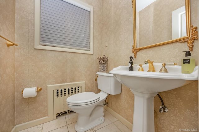 122 Woodmere Boulevard S, Woodsburgh, NY 11598