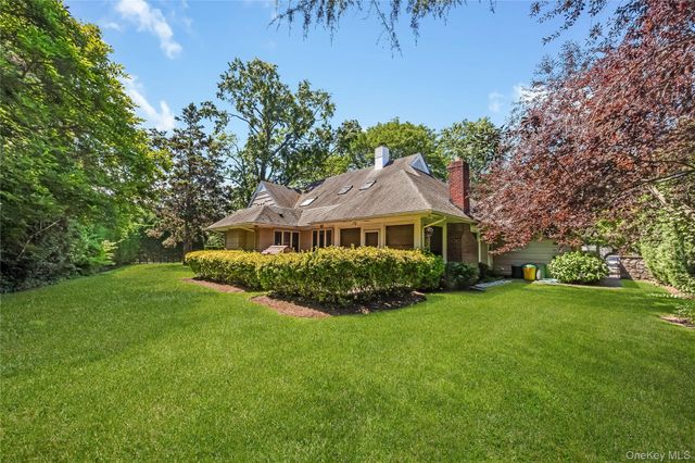 122 Woodmere Boulevard S, Woodsburgh, NY 11598
