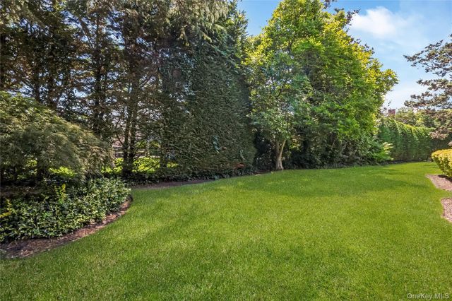 122 Woodmere Boulevard S, Woodsburgh, NY 11598
