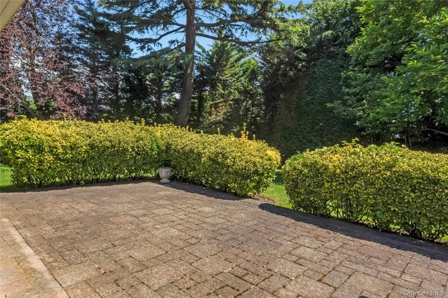 122 Woodmere Boulevard S, Woodsburgh, NY 11598