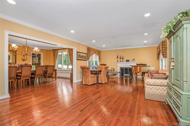 122 Woodmere Boulevard S, Woodsburgh, NY 11598