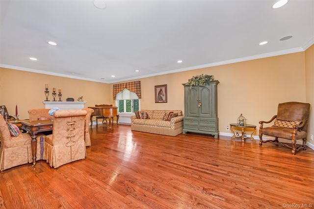 122 Woodmere Boulevard S, Woodsburgh, NY 11598