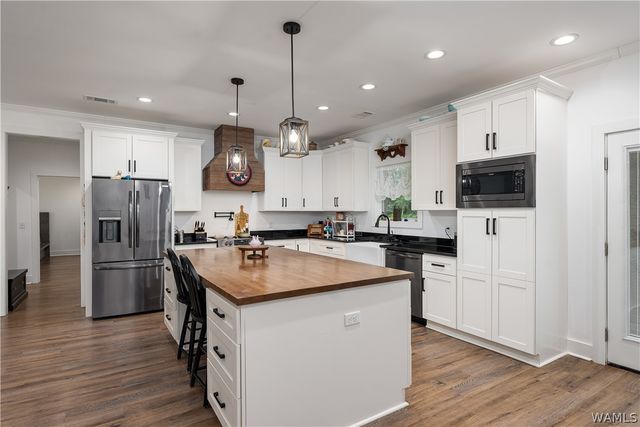 11366 Joe Namath, Northport, AL 35475
