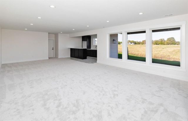 17227 Northview Drive, Urbandale, IA 50323