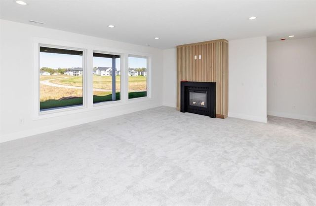17227 Northview Drive, Urbandale, IA 50323