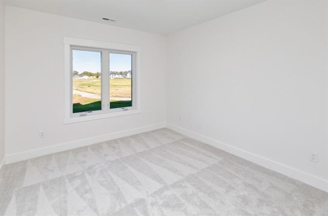 17227 Northview Drive, Urbandale, IA 50323