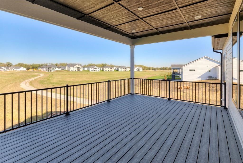 17227 Northview Drive, Urbandale, IA 50323