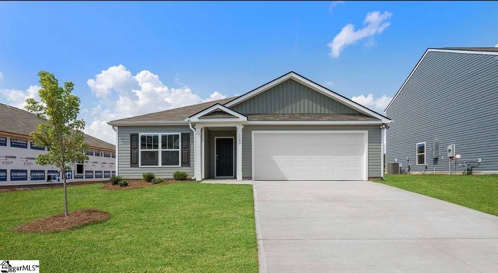 123 Elgin Drive, Laurens, SC 29360