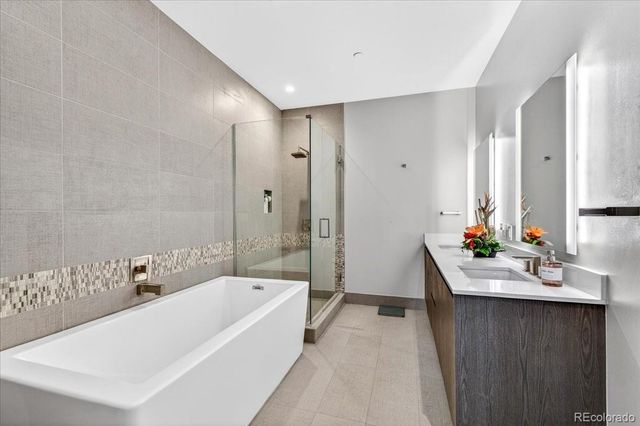 4200 W 17th Avenue 614, Denver, CO 80204
