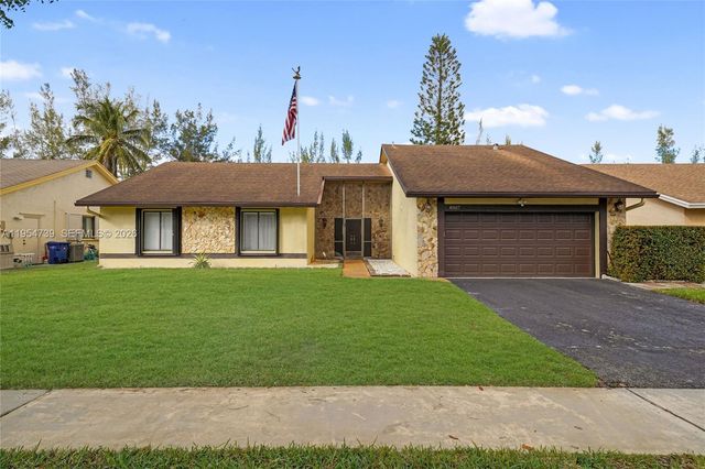 8507 NW 54th Ct, Lauderhill, FL 33351