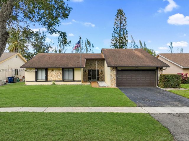 8507 NW 54th Ct, Lauderhill, FL 33351