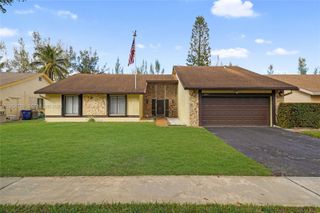 8507 NW 54th Ct, Lauderhill, FL 33351