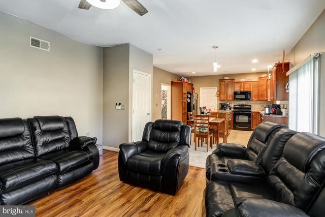 2027 MALLARD LN, Lebanon, PA 17046