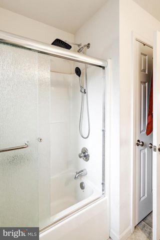 2027 MALLARD LN, Lebanon, PA 17046