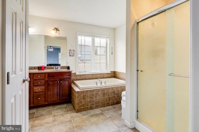 2027 MALLARD LN, Lebanon, PA 17046