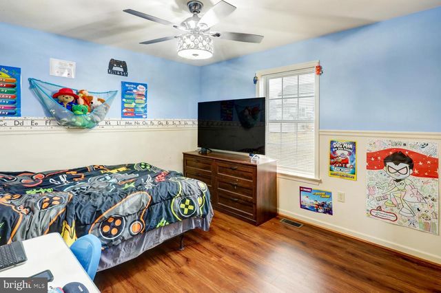 2027 MALLARD LN, Lebanon, PA 17046