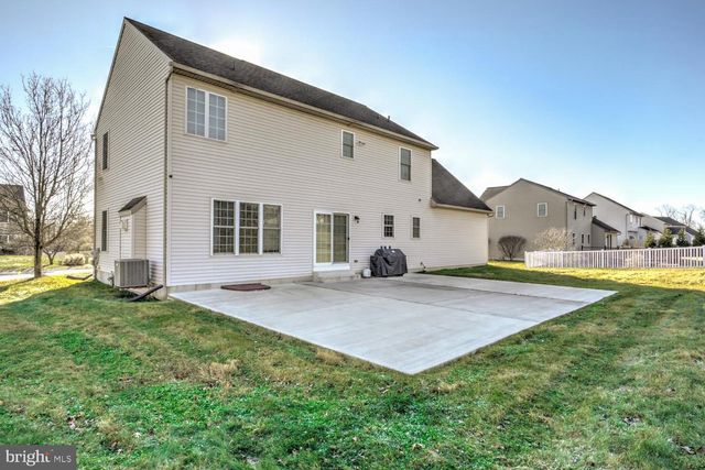 2027 MALLARD LN, Lebanon, PA 17046